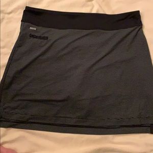 Women’s Lole golf skirt